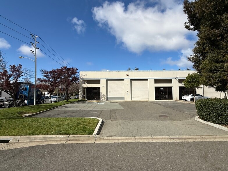 More Photos Of 33371-33377 Croation Way, Union City Warehouse For Sale