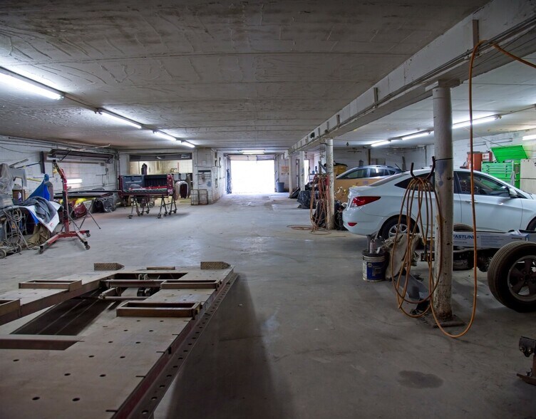 More Photos Of 808 Main Ave, Nitro Auto Repair For Sale