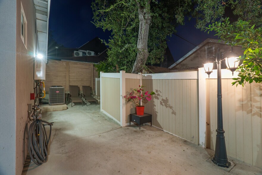 More Photos Of 3419 Montrose Ave, La Crescenta Multifamily For Sale