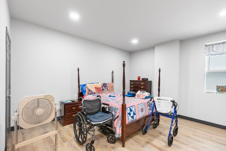 More Photos Of 855 Louisville Rd, Frankfort Apartments For Sale