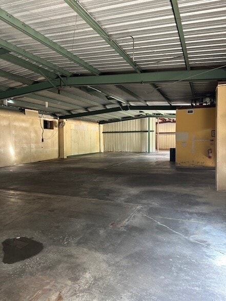 More Photos Of 2210 SW Sylvan Rd, Atlanta Warehouse For Lease