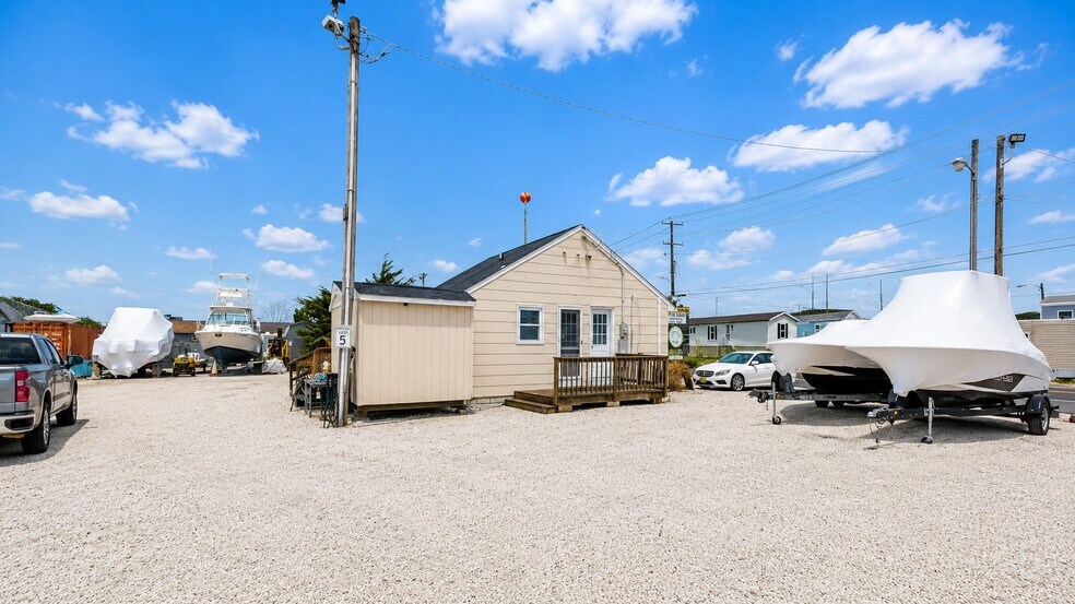 More Photos Of 470 S Green St, Tuckerton Marina For Sale