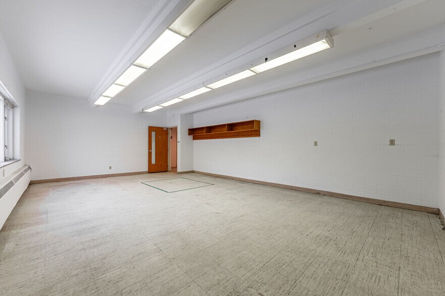 More Photos Of 1203 3rd Ave, Rockford Religious Facility For Sale