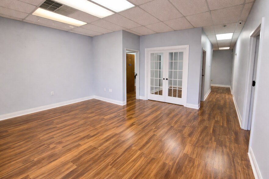 More Photos Of 31-33 Murray Guard Dr, Jackson Office For Lease