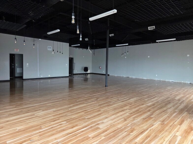 More Photos Of 8641 South Blvd, Charlotte Convenience Store For Lease