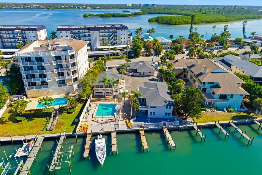 More Photos Of 9022 Midnight Pass Rd, Sarasota Apartments For Sale