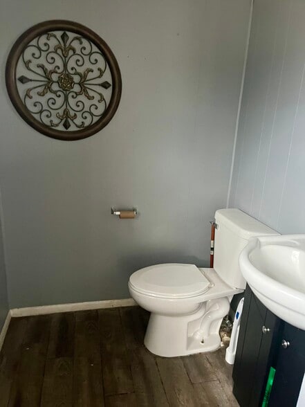 More Photos Of N5106 WI-35, Onalaska Distribution For Lease