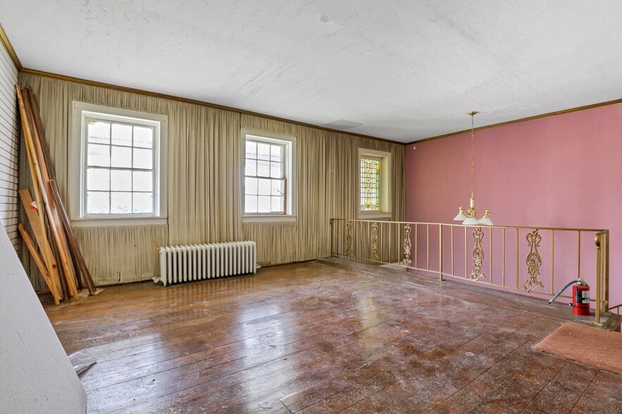 More Photos Of 3900 Noe Bixby Rd, Columbus Storefront Retail Residential For Sale