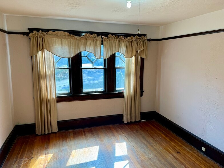 More Photos Of 16 Elk Mountain Rd, Asheville Office For Lease