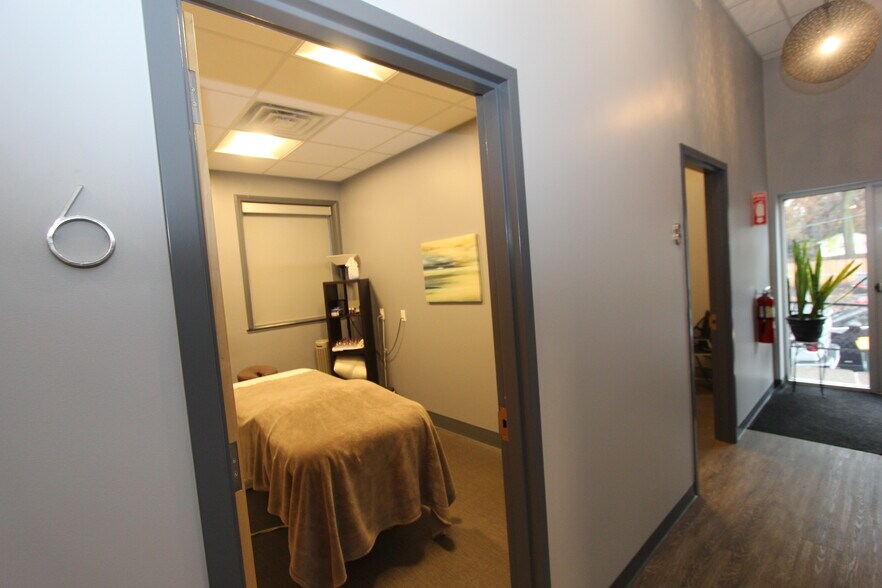 More Photos Of 1225 Atlantic Ave, Rochester Office For Lease