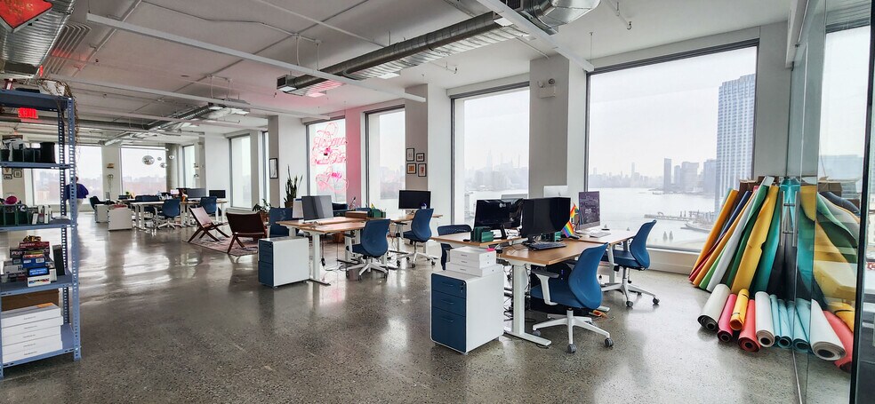 More Photos Of 10 Grand St, Brooklyn Office For Lease