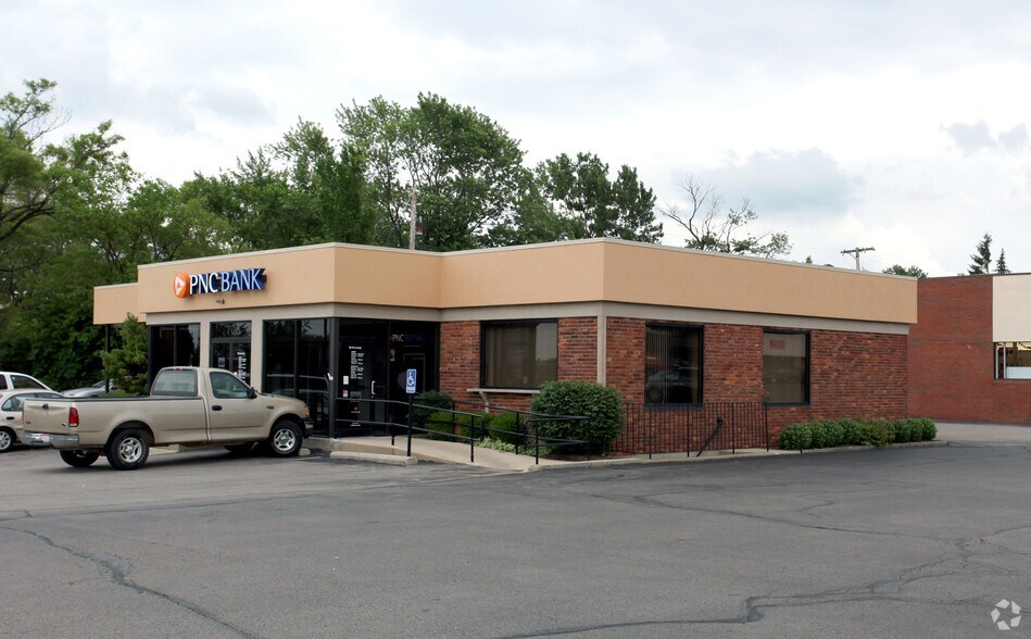 Primary Photo Of 706 W National Rd, Vandalia Bank For Sale