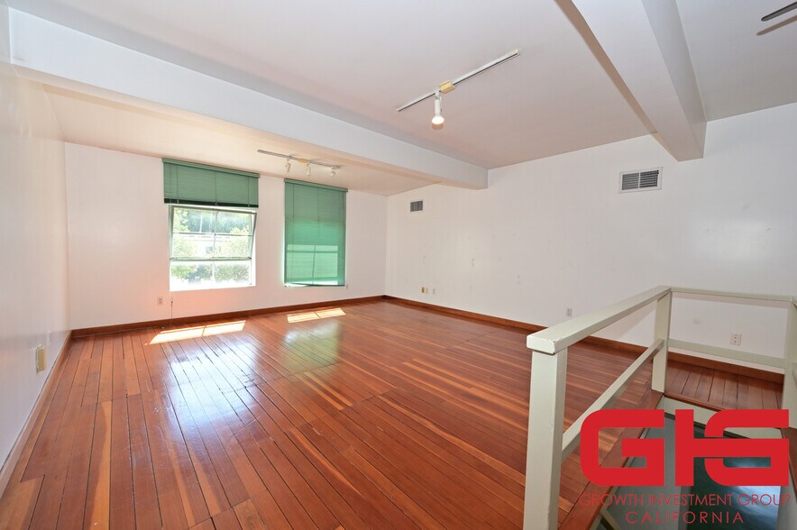 More Photos Of 88 N Hill Ave, Pasadena Storefront For Sale