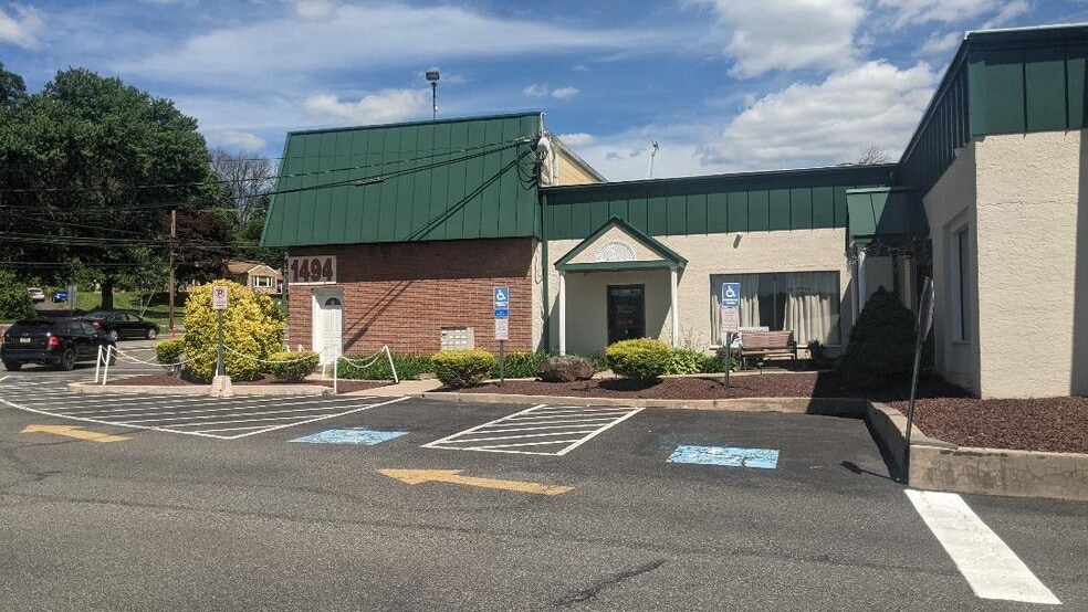 More Photos Of 1494 N Charlotte St, Pottstown General Retail For Lease