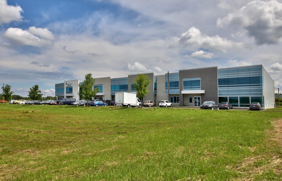 More Photos Of 1400-1460 Boul De L'innovation, Bromont Industrial For Sale