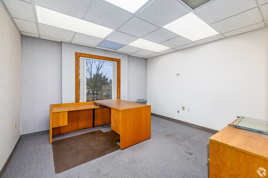 More Photos Of 4999 Northcutt Pl, Dayton Medical For Lease