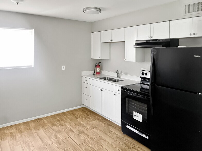 More Photos Of 1925 W Village Dr, Phoenix Multifamily For Sale