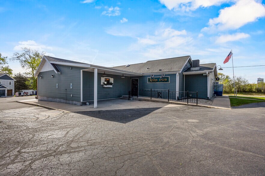 More Photos Of N4111 S Lakeshore Dr, Markesan Restaurant For Sale