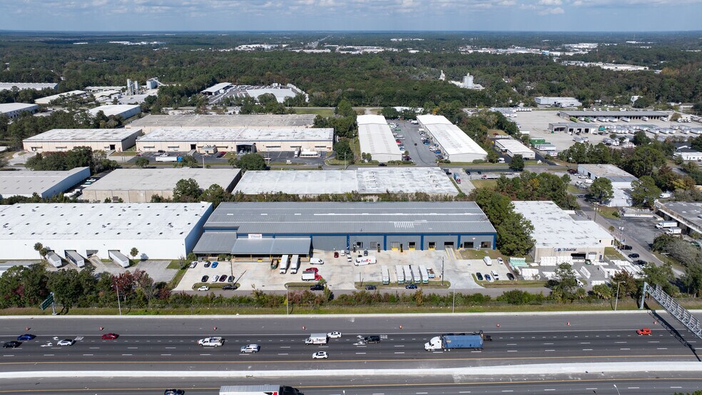 More Photos Of 6805 Stuart Ln S, Jacksonville Warehouse For Lease