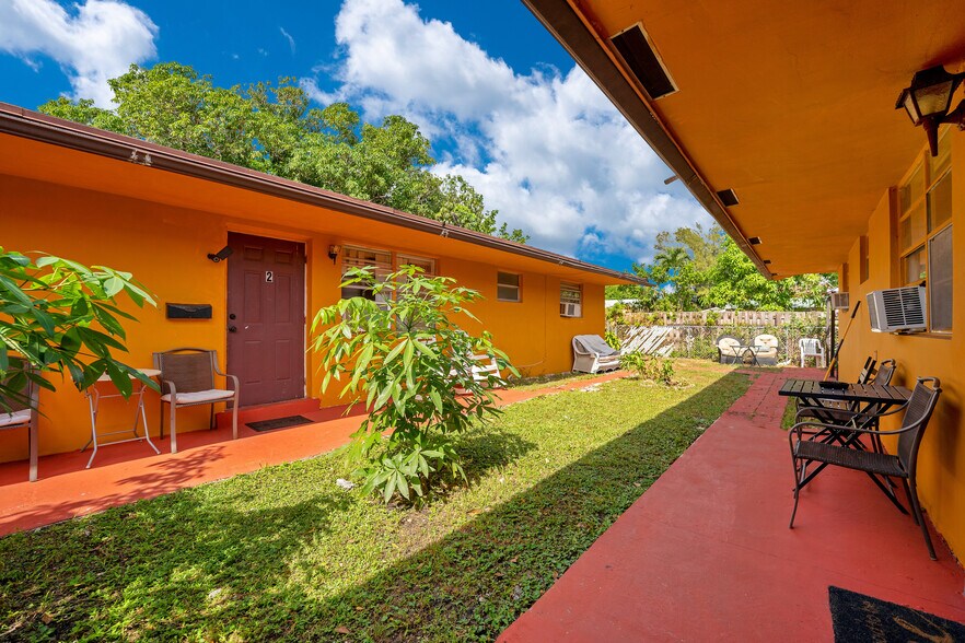 More Photos Of 129-131 SE 5th St, Hallandale Beach Multifamily For Sale