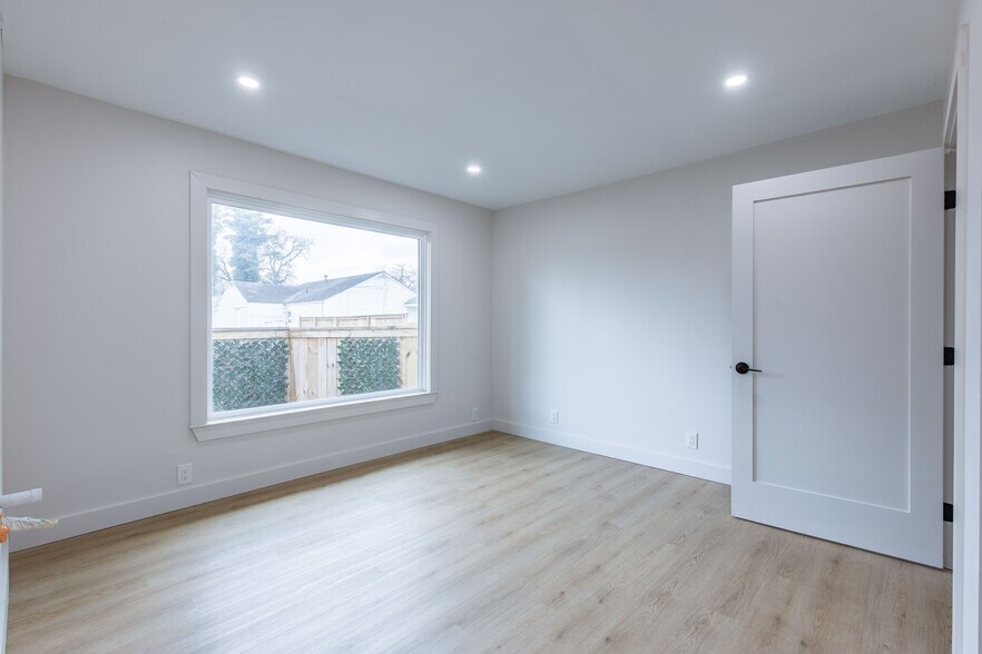 More Photos Of 1685 Lower Roswell Rd, Marietta Medical For Lease