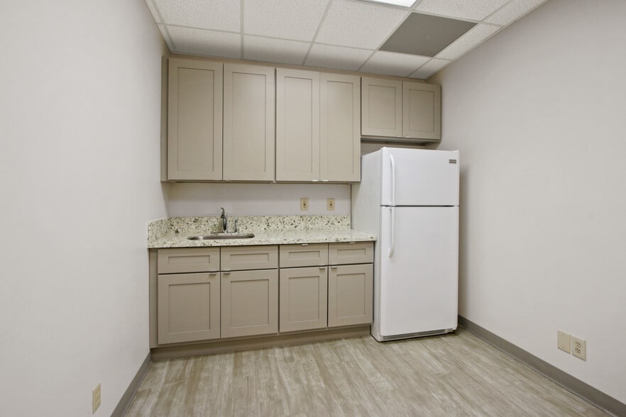 More Photos Of 100 N Barranca St, West Covina Office For Lease