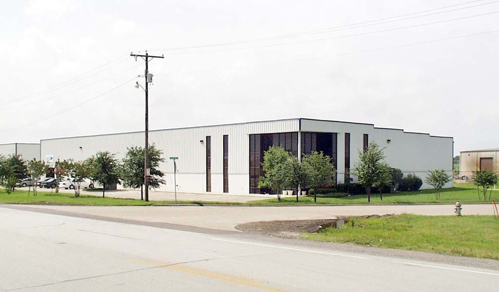 More Photos Of 1000 S Main St, Mansfield Distribution For Lease
