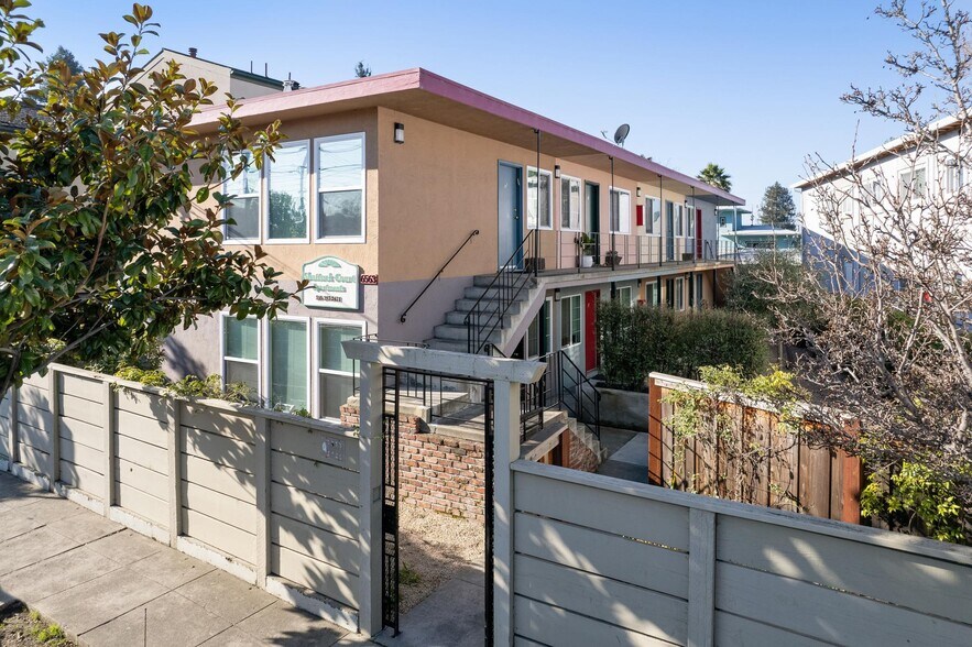 More Photos Of 6563 Shattuck Ave, Oakland Apartments For Sale