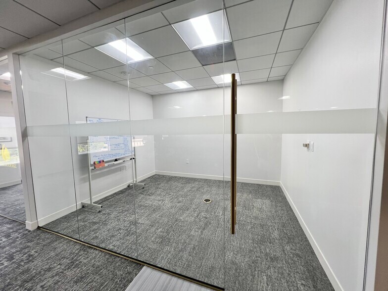 More Photos Of 800 S Douglas Rd, Coral Gables Office For Lease
