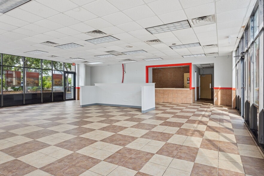 More Photos Of 6620 E Dr Martin Luther King Jr Blvd, Tampa Freestanding For Sale