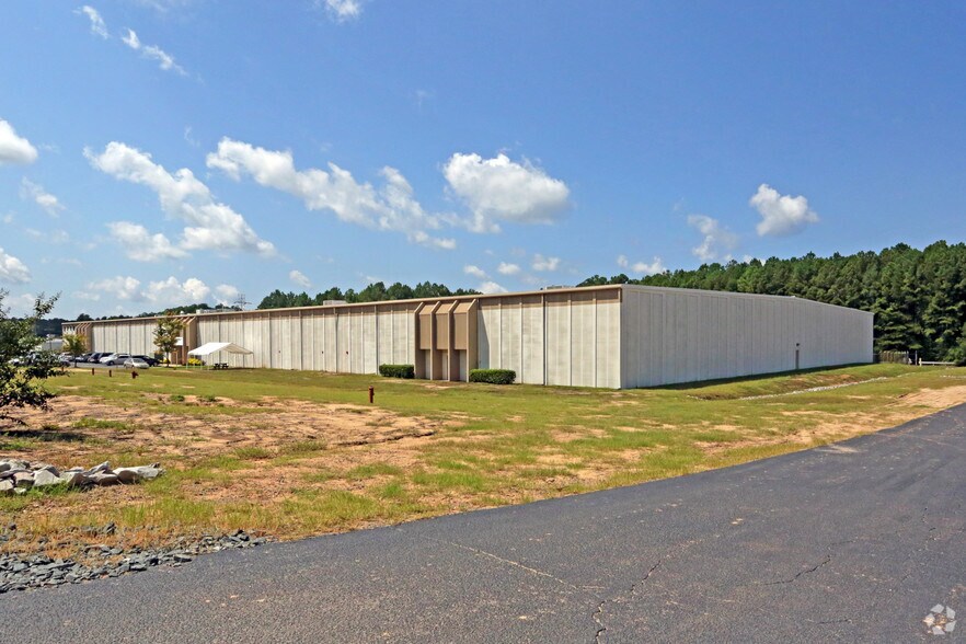 More Photos Of 2710 Weck Dr, Durham Warehouse For Lease
