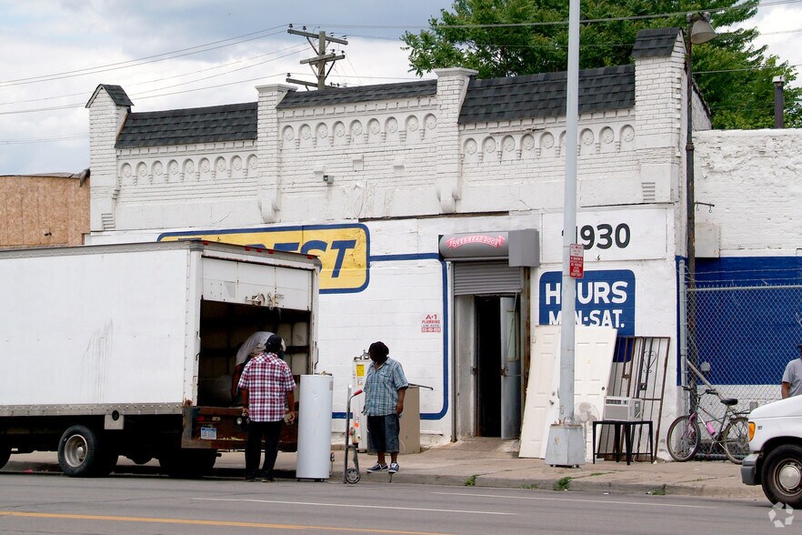 More Photos Of 11930 Grand River Ave, Detroit Storefront For Sale