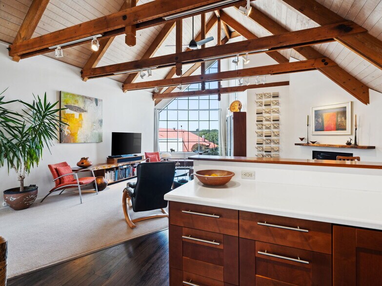 More Photos Of 10481 Lansing St, Mendocino General Retail For Sale