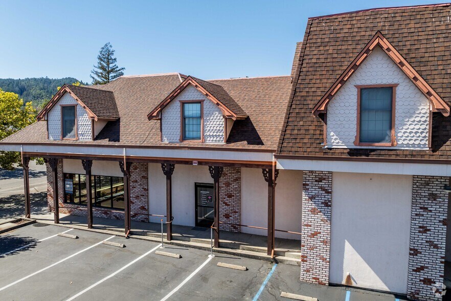 Primary Photo Of 124-148 S Cloverdale Blvd, Cloverdale Freestanding For Sale