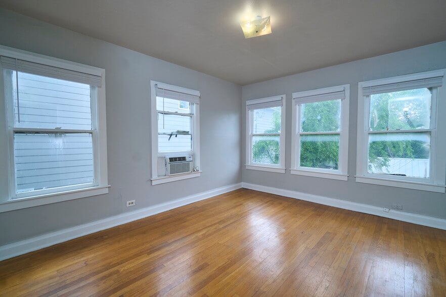 More Photos Of 218 Claremont Ave, San Antonio Multifamily For Sale