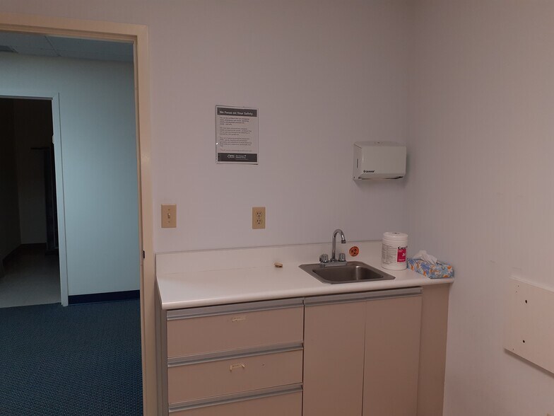 More Photos Of 505 NYS RTE 208, Monroe Office For Sale