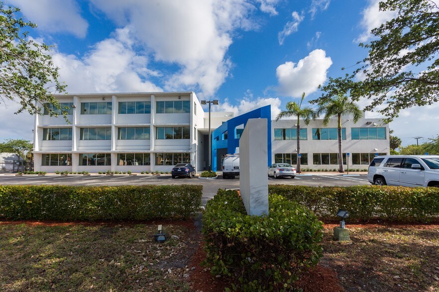 More Photos Of 3521 W Broward Blvd, Fort Lauderdale Office For Sale
