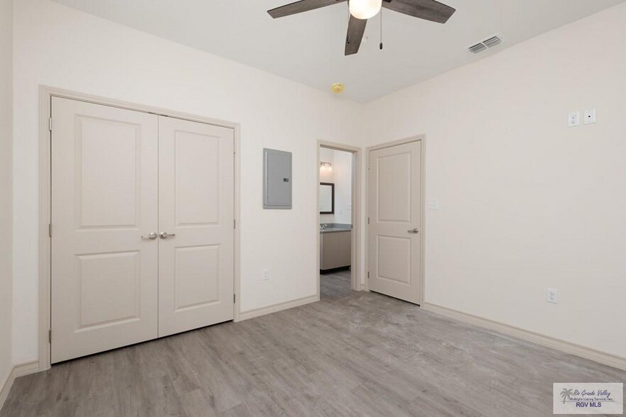 More Photos Of 2107 Village Center Blvd, Brownsville Apartments For Sale