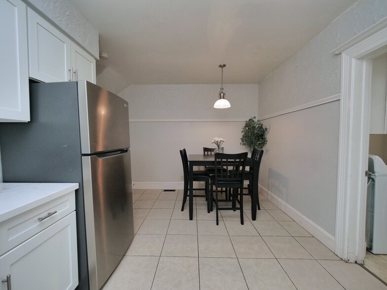 More Photos Of 1901-1903 H St, Sacramento Apartments For Sale