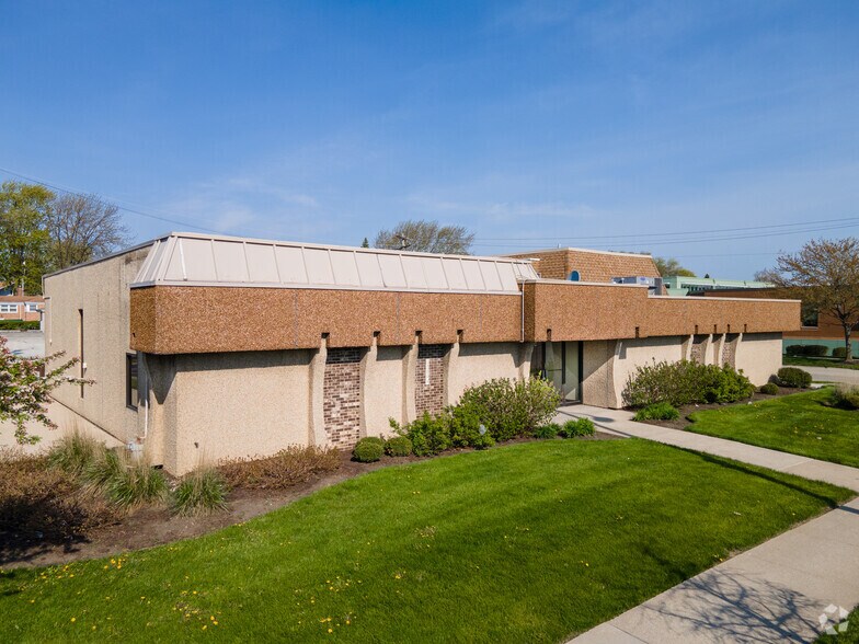 Primary Photo Of 12004 S Pulaski Rd, Alsip General Retail For Sale