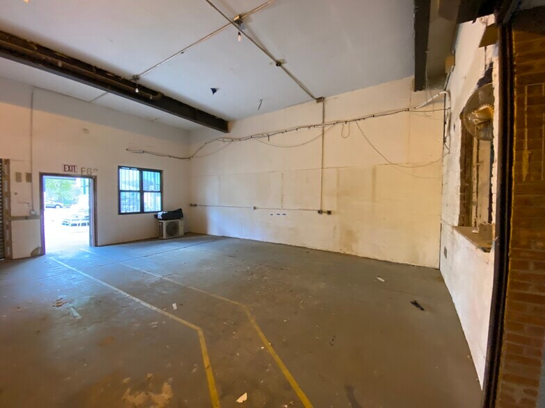 More Photos Of 18 Bay St, Brooklyn Light Manufacturing For Lease