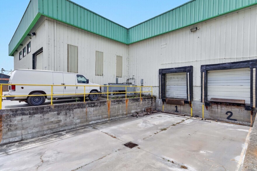 More Photos Of 182 Lewis Rd, Royal Oaks Industrial For Sale