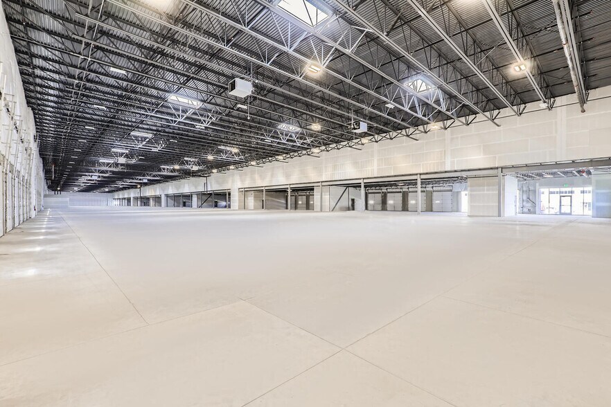 More Photos Of 26100-26120 E 68th Ave, Aurora Warehouse For Lease