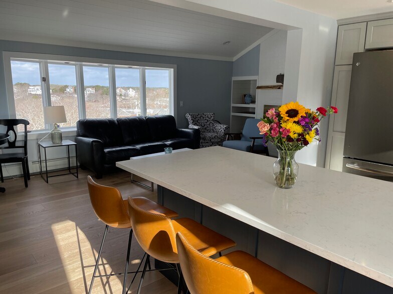 More Photos Of 105 Bradford Street Ext, Provincetown Hotel For Sale