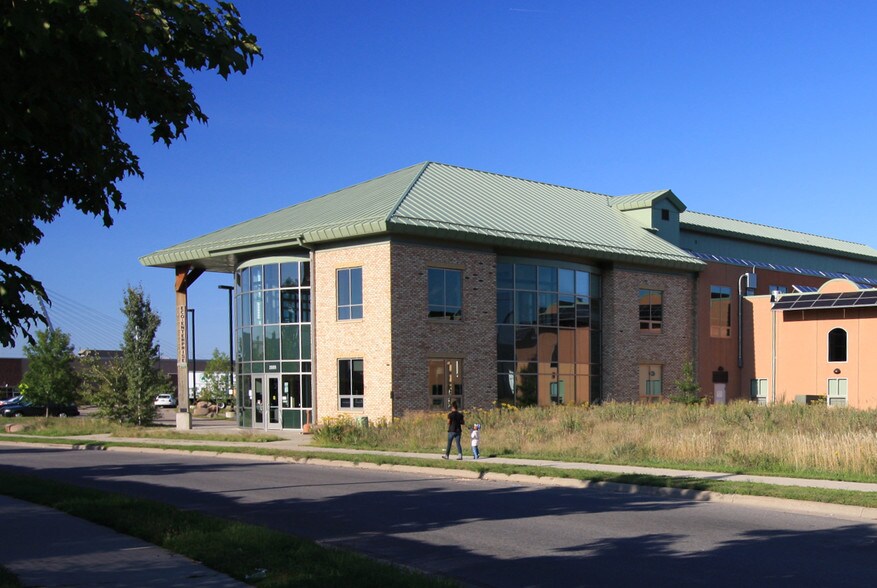 More Photos Of 2801 21st Ave S, Minneapolis Flex For Lease