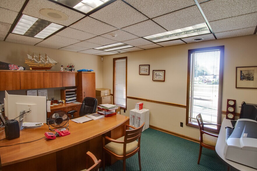 More Photos Of 202 W Main St, Glen Carbon General Retail For Sale