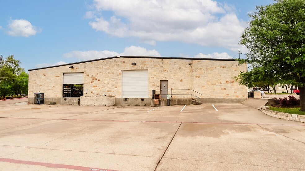 More Photos Of 2001 Windy Ter, Cedar Park Light Distribution For Sale