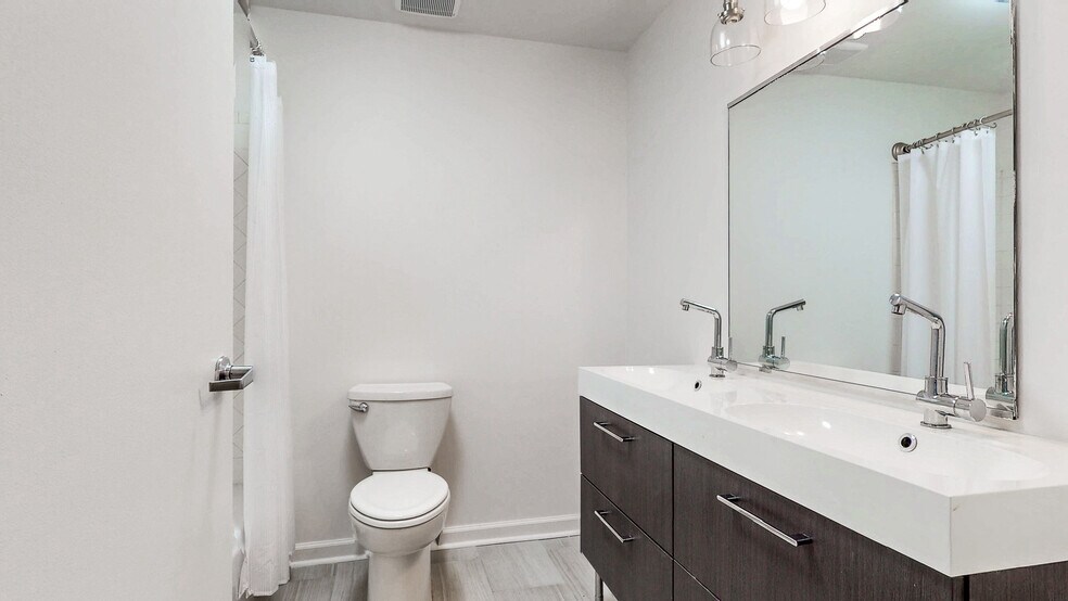 More Photos Of 887 W Marietta St NW, Atlanta Loft Creative Space For Lease