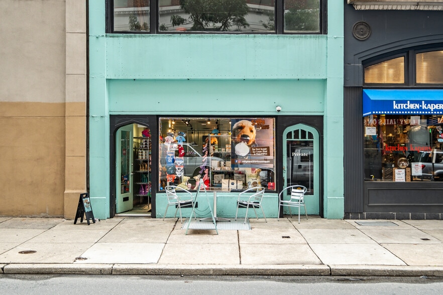 Primary Photo Of 211 S 17th St, Philadelphia Storefront For Sale