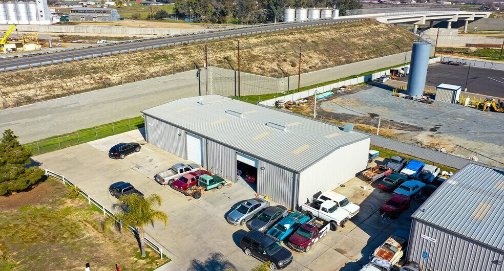 More Photos Of 28810-28820 Avenue 15 1/2, Madera Unknown For Lease